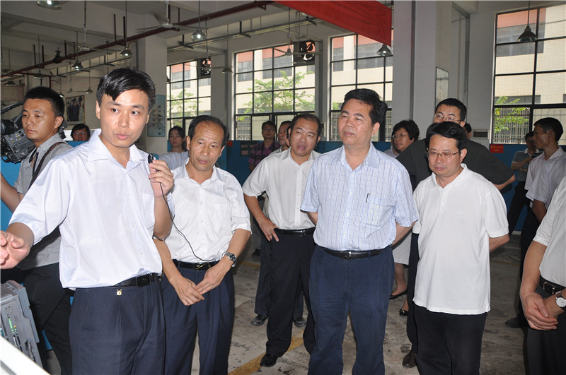 广东省人社厅厅长欧真志一行视察我院