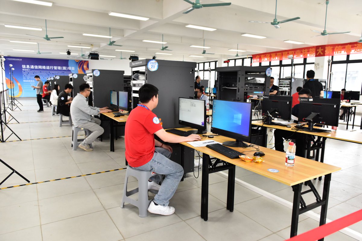 2.竞赛现场。.jpg