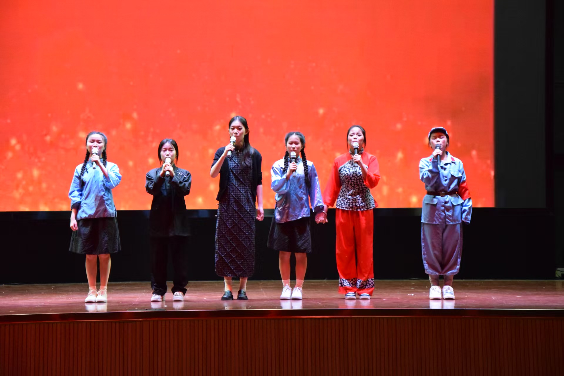 图片6《 可爱的中国》。.jpg