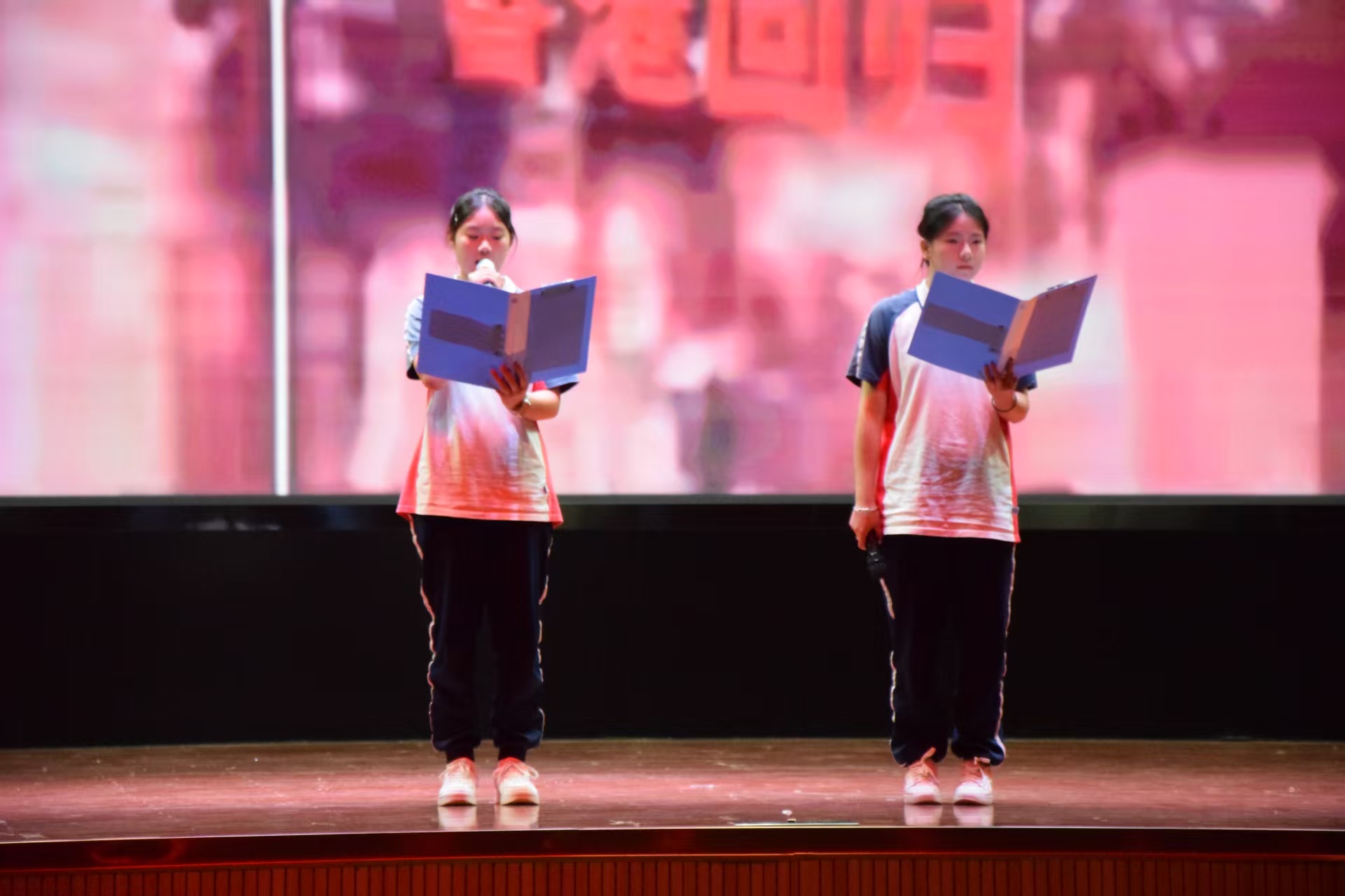 图片7《  烽火铸魂 八十荣光耀征程》。.jpg