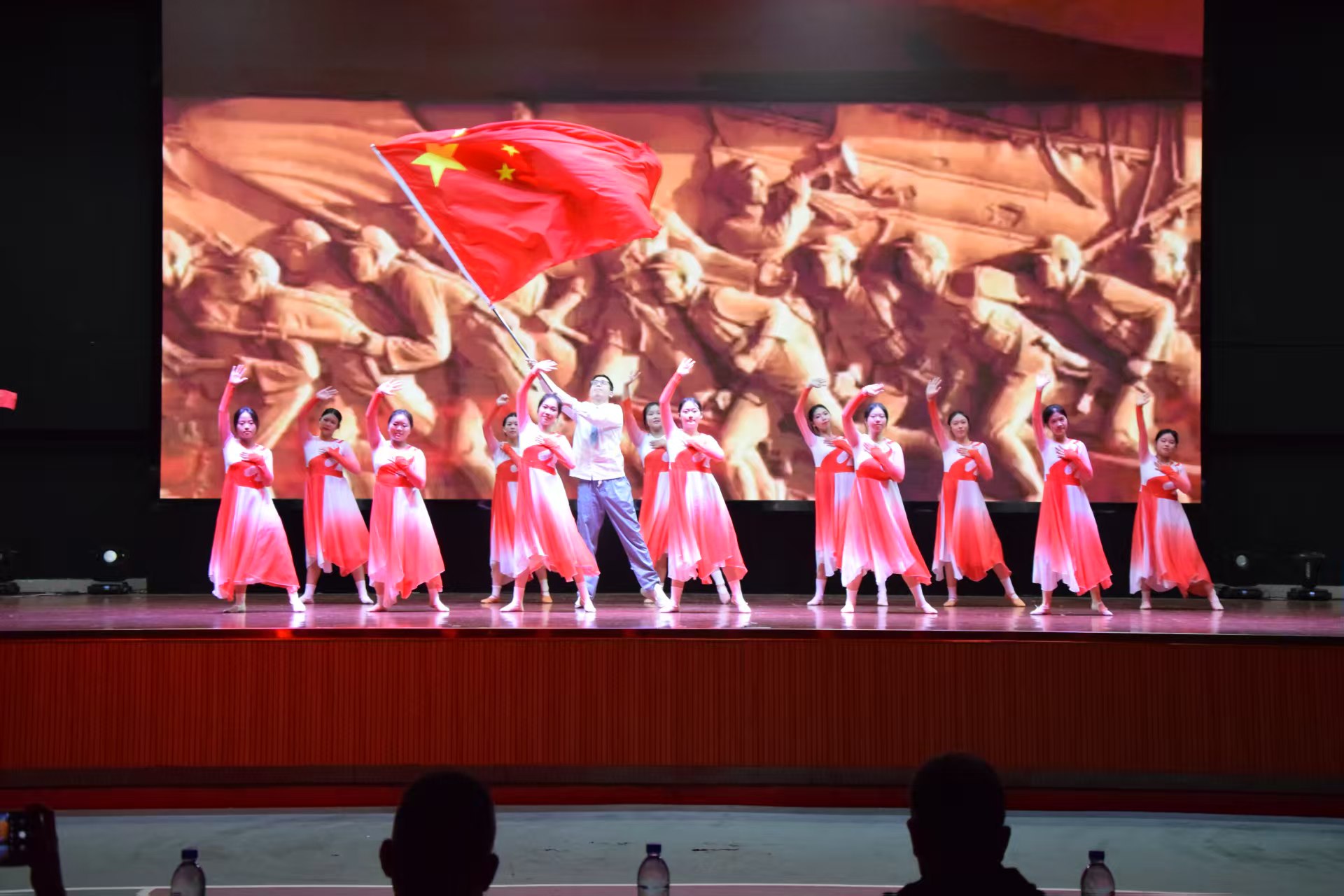 图片5.1《这盛世如你所愿 》。.jpg