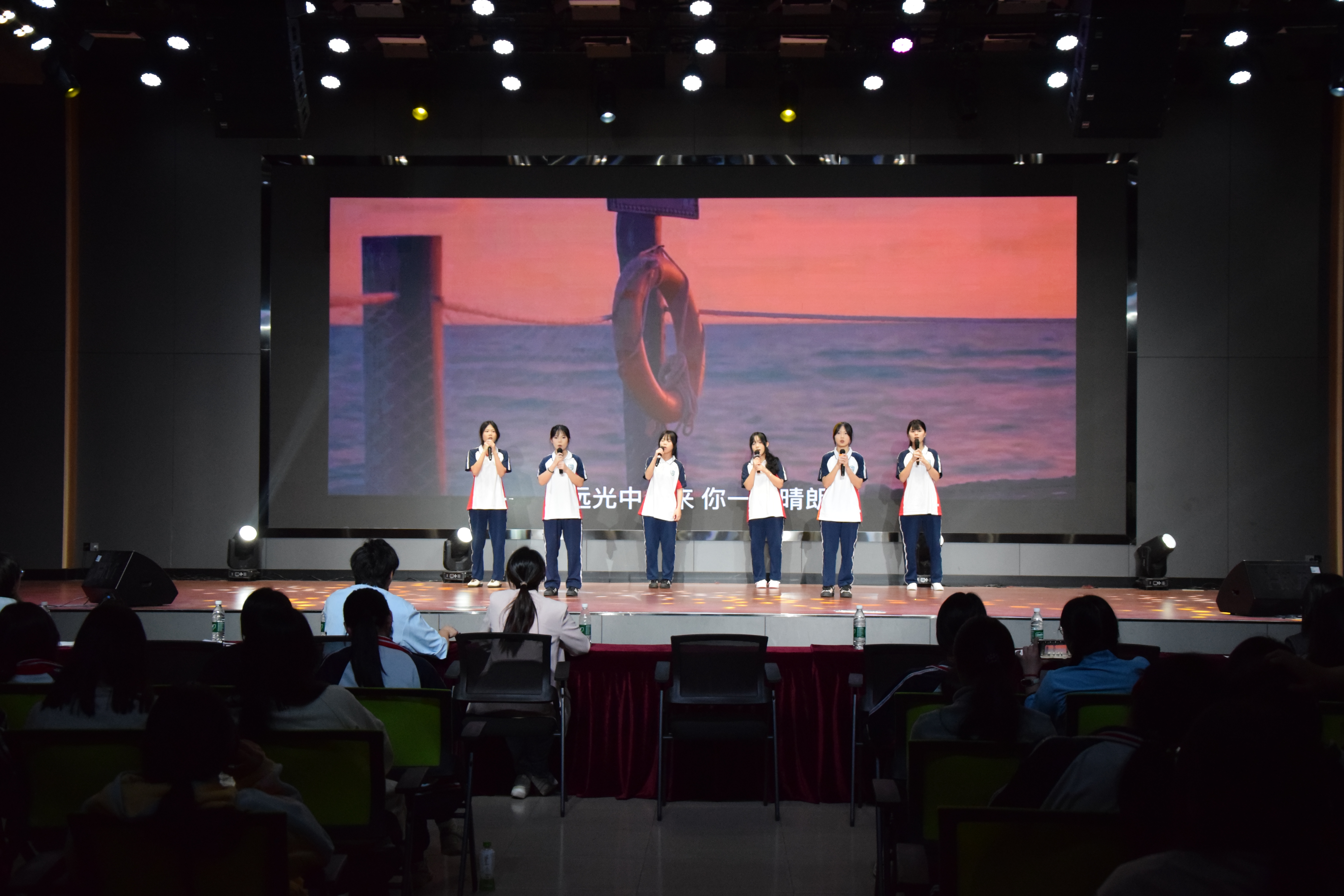 13.幼教2551 《这世界这么多人》.jpg 13.幼教2551 《这世界这么多人》.jpg