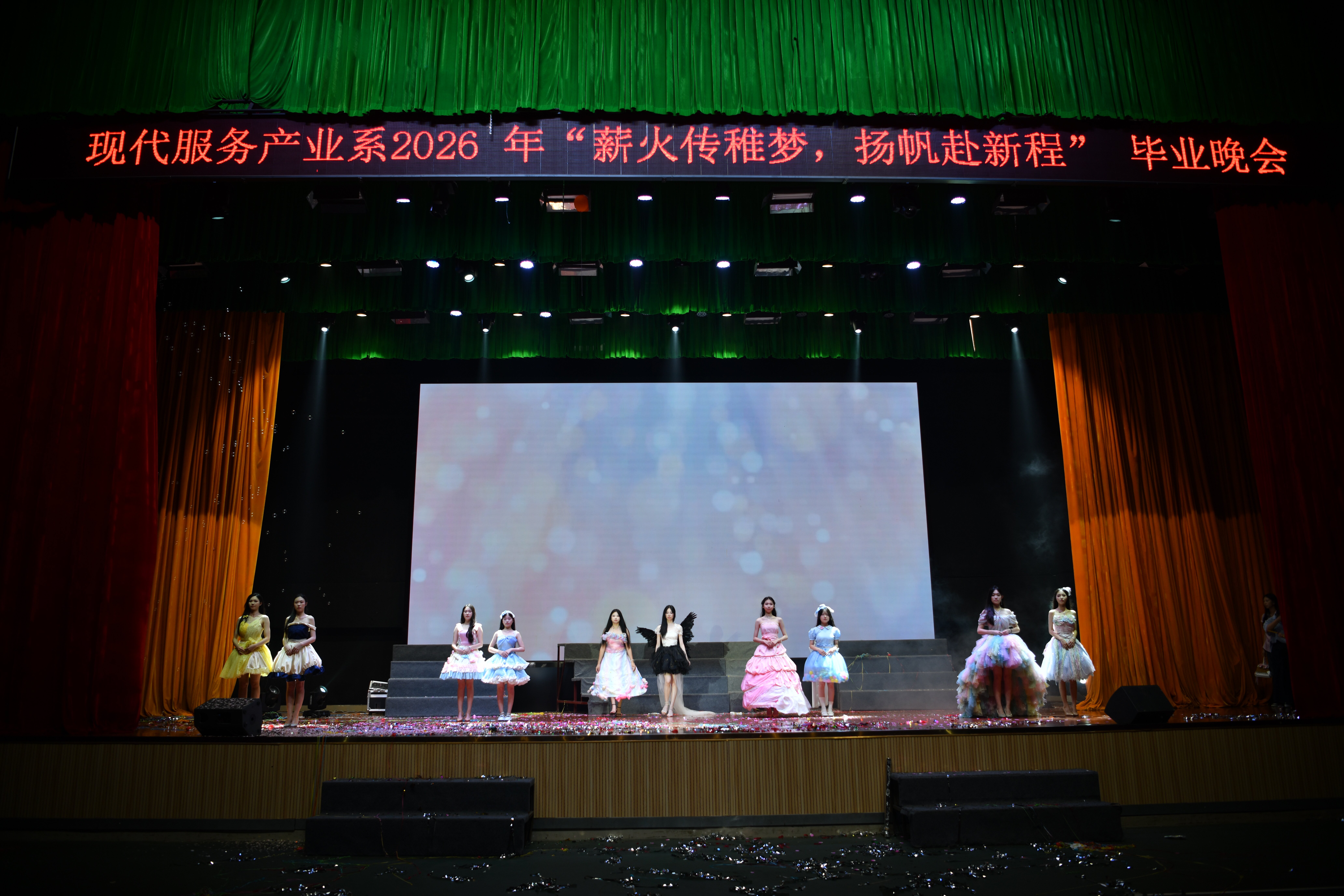 19.礼仪社 手工社《糖果时刻》.jpg 19.礼仪社 手工社《糖果时刻》.jpg