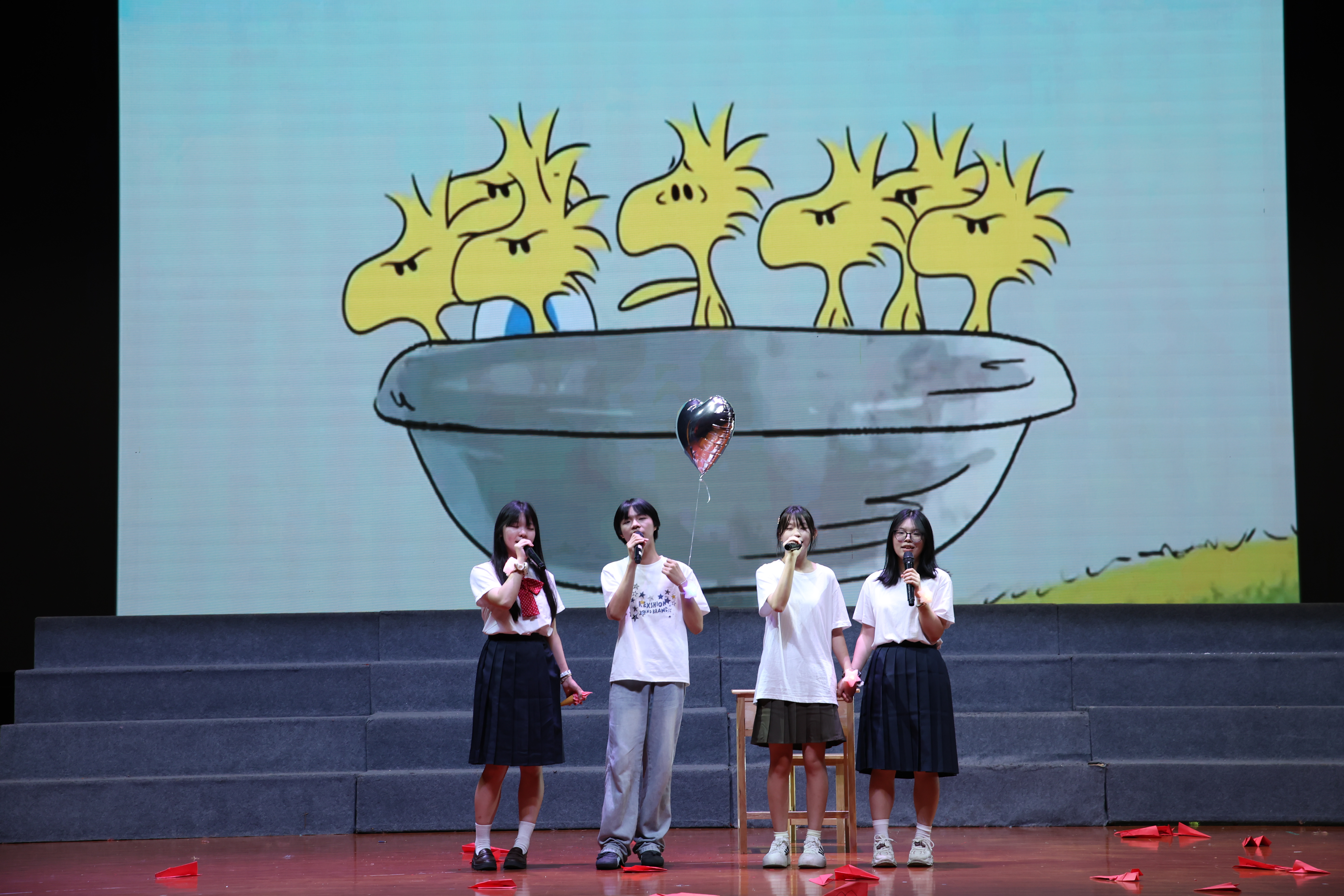 四人唱《一个像夏天一个像秋天》2.jpg 四人唱《一个像夏天一个像秋天》2.jpg
