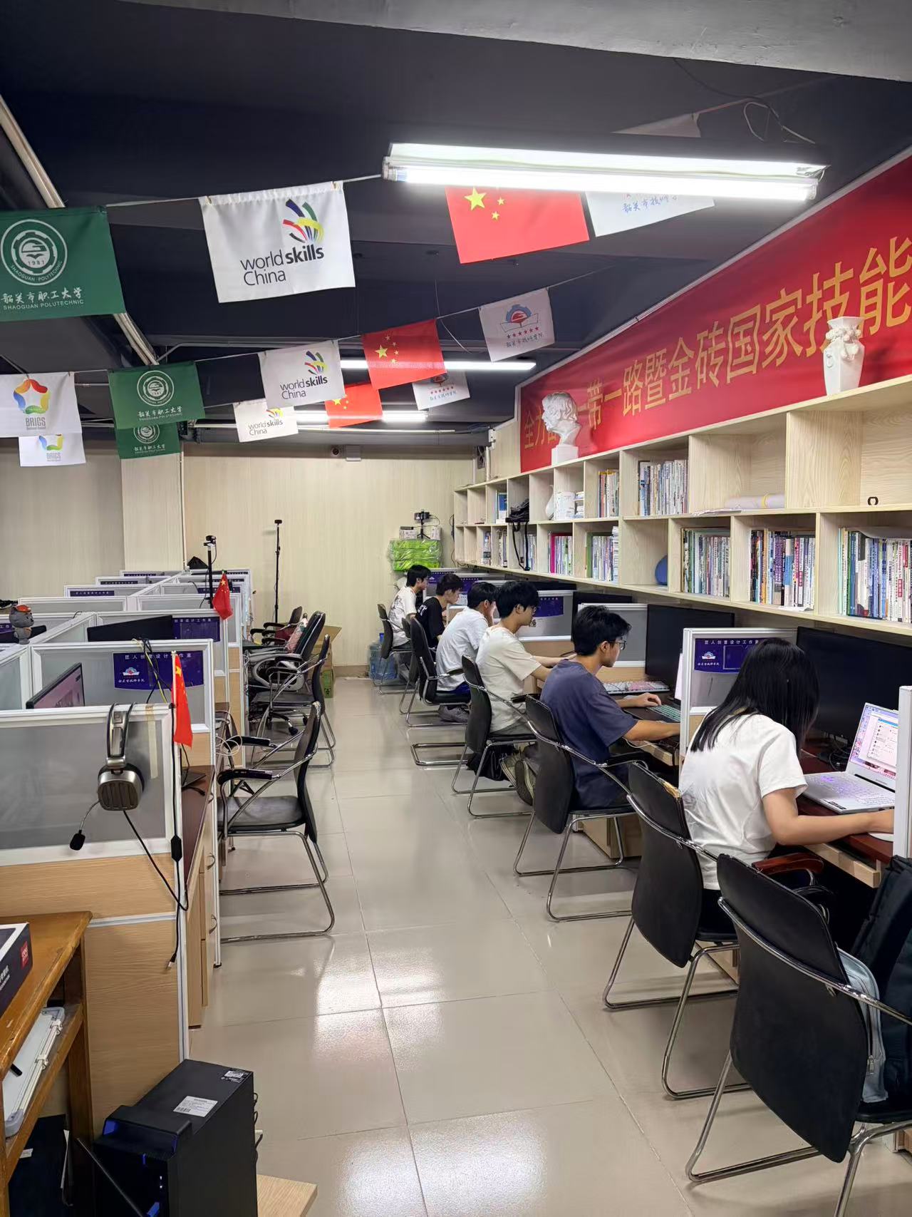 建筑类比赛现场.jpeg 建筑类比赛现场.jpeg