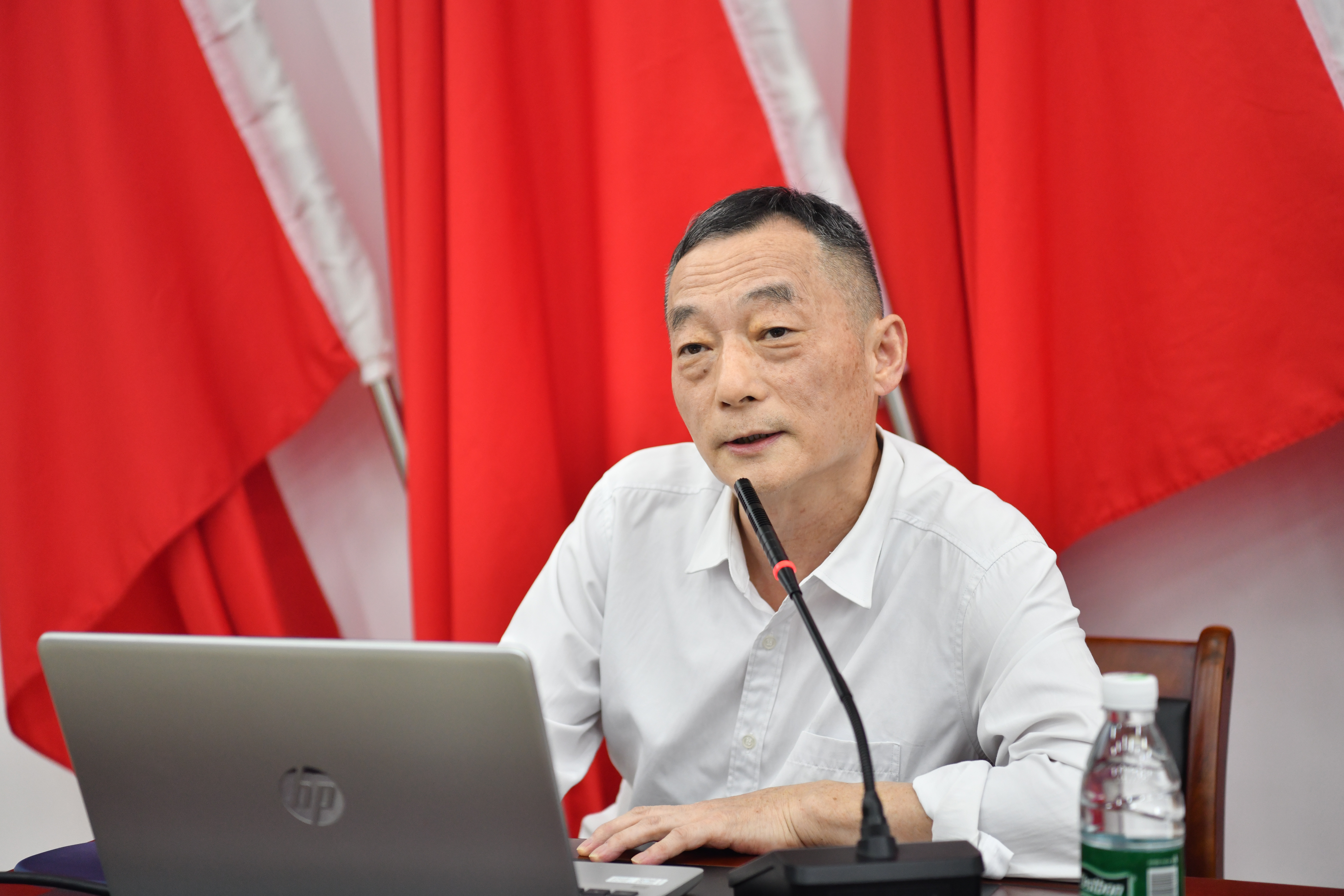 4.广州城市理工学院韩伟教授授课图(1).jpg 4.广州城市理工学院韩伟教授授课图(1).jpg