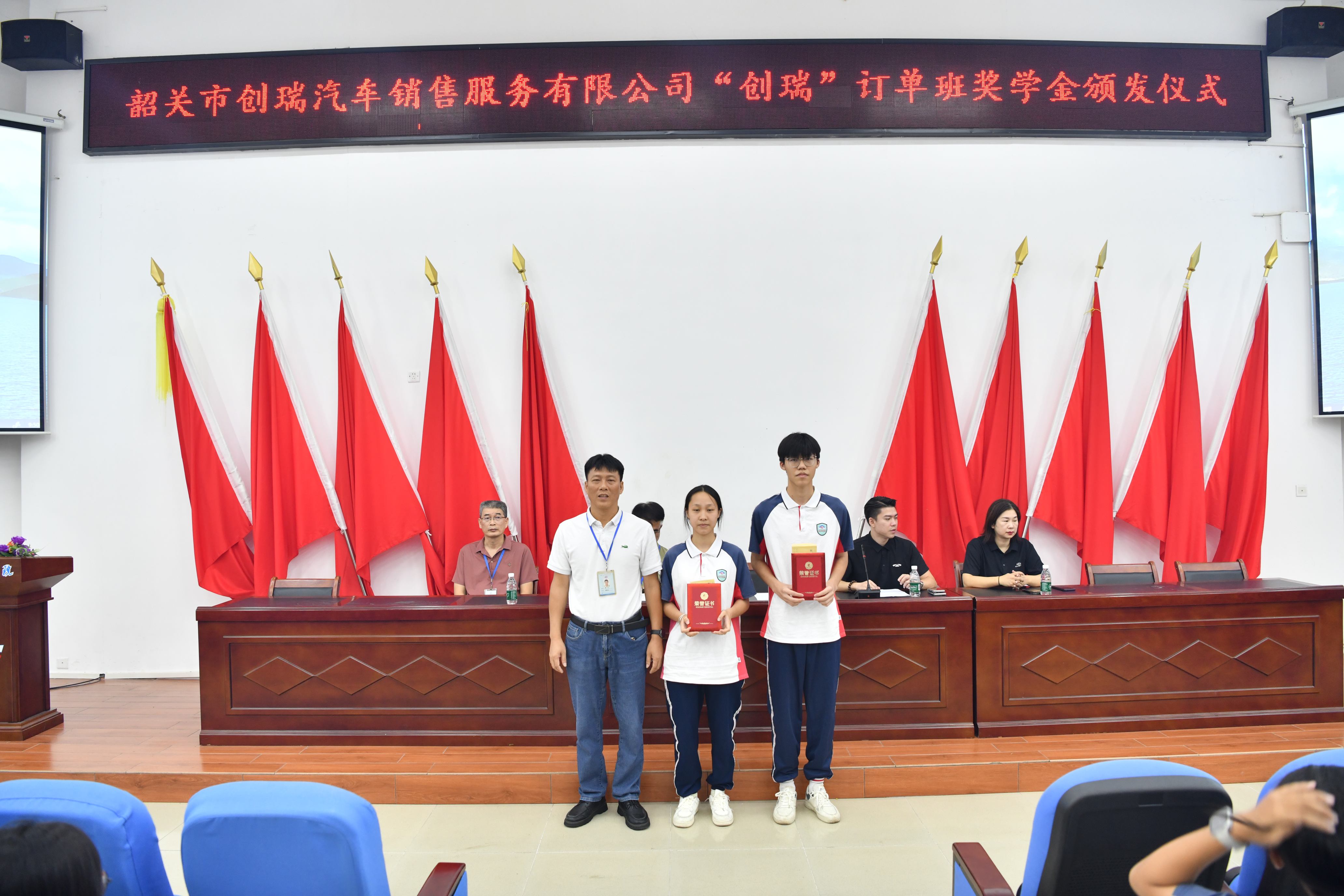 DSC_7630(1).JPG DSC_7630(1).JPG